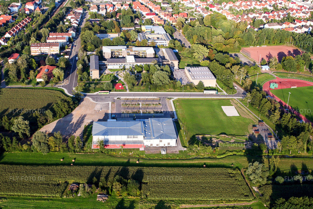 Luftbild: Mehrzweckhalle Bienwaldhalle in Kandel im Bundesland Rheinland-Pfalz in Deutschland. Foto: IMG_7417.jpg vom 25.08.2007 durch Werner Riehm/FLY-FOTO.de