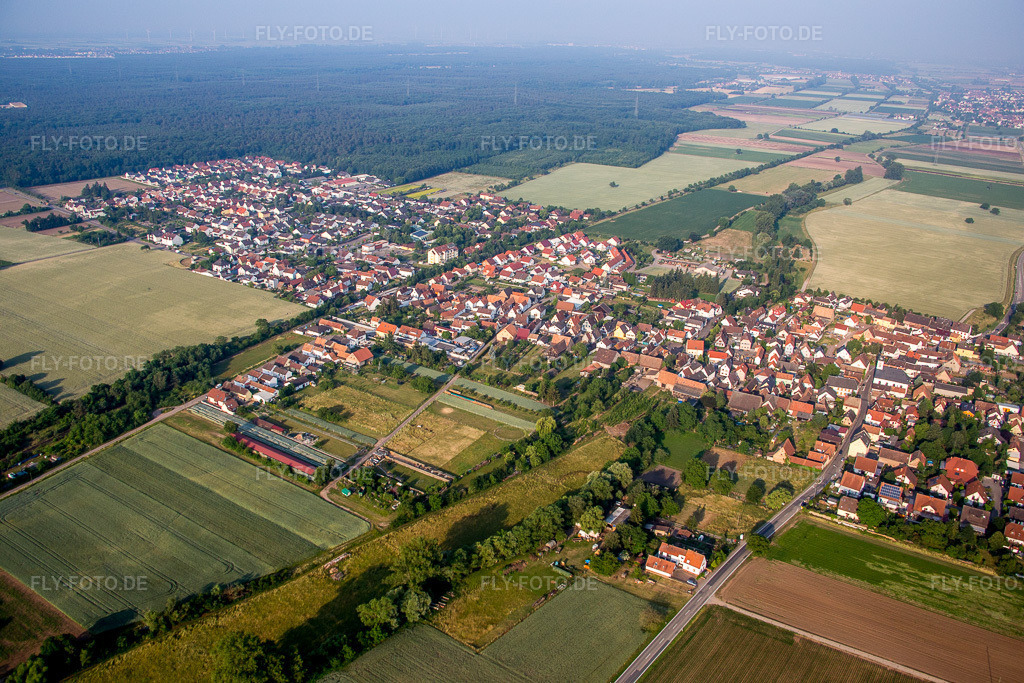 Luftbild: Dorf - Ansicht in Westheim im Bundesland Rheinland-Pfalz in Deutschland. Foto: IMG_080576.jpg vom 12.06.2015 durch Werner Riehm/FLY-FOTO.de