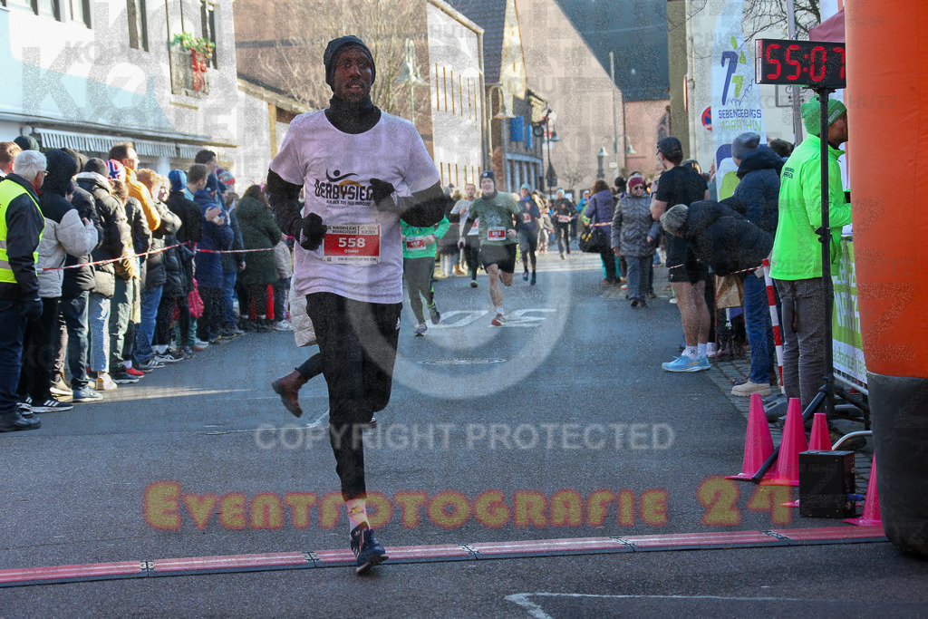 241201_1231_EX1_2482 | Sportfotografie im Rhein-Sieg Kreis, Köln, Bonn, NRW, Rheinland Pfalz, Hessen, etc. Unser Tätigkeitsfeld umfasst den Laufsport vom Volkslauf über den Marathon, Duathlon, Triathon bis zum Ultralauf wie Kölnpfad Ultra oder Schindertrail.