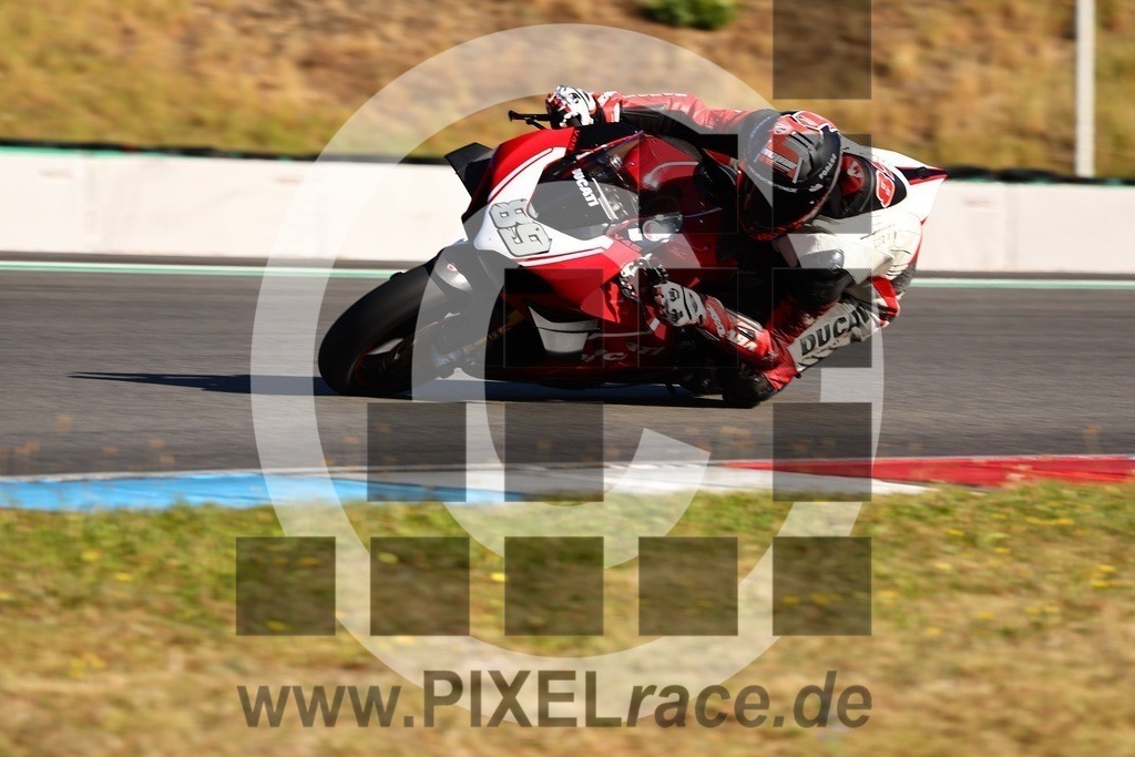 0089-20250830_05636 | Schöne Erinnerungen an spannende Momente - das festzuhalten ist unser Job. PIXELrace.de ist seit 2003 auf den Rennstrecken Europas unterwegs um die Action draußen beim Fahren und die wunderbare Stimmung imm Fahrerlager für euch einzufangen.