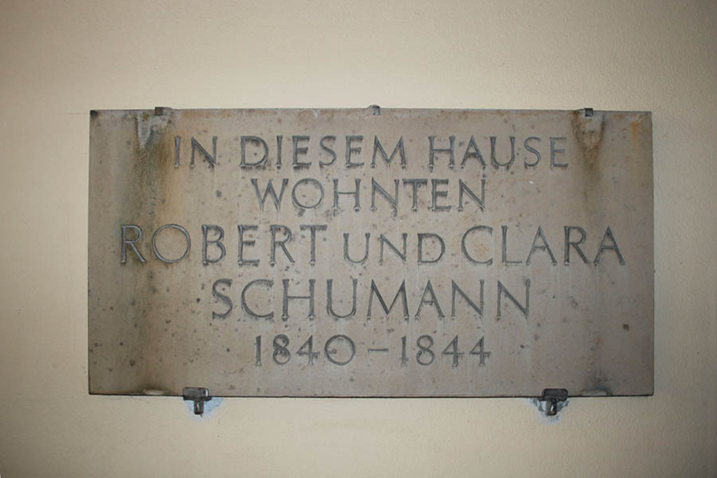 Bildlexikon Leipzig - Schumann-Haus | Das Team hinter BILDLEXIKON LEIPZIG bündelt historische wie aktuelle Informationen über die Stadt Leipzig in Text und Bild auf einer Plattform und stellt diese der interessierten Öffentlichkeit zur Verfügung.