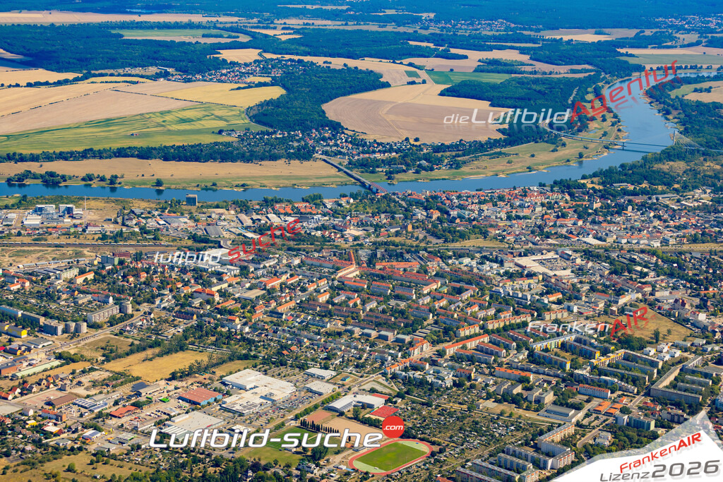 Das Luftbild der Stadt Schönebeck wurde 2022 vom Flugzeug heraus erstellt (keine Drohnen-Aufnahmen) Aufnahmehöhe ca.450 Meter- hohe Bildauflösung und Druck-Qualität. Garantiert!
