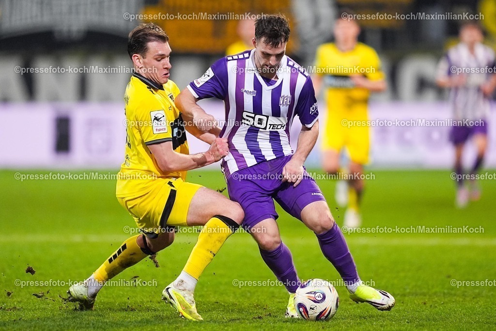xYDRx17012601046 | 17.01.2026, xydrx, Fußball, 3.Liga, TSV Alemannia Aachen - VfL Osnabrück, Saison 2025 2026, Tivoli: Marius Wegmann (TSV Alemannia Aachen #33) im Zweikampf gegen Robin Meißnern (VfL Osnabrück #11)        DFB regulations prohibit any use of photographs as image sequences and or quasi-video. Photo: xYannisxDreimannxPressefotoKochx