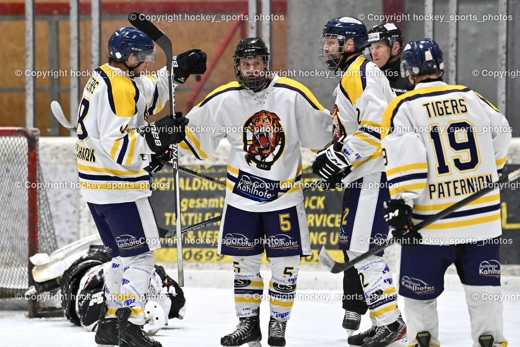 EC Tigers Paternion vs. Tarco Wölfe II | Jubel EC Tigers Paternion Mannschaft, #18 Kampitsch Andreas EC Tigers Paternion, #5 Rauter Marcel EC Tigers Paternion, #2 Pranjic Marko EC Tigers Paternion, #19 Kampitsch Lukas EC Tigers Paternion, EC Tigers Paternion vs. Tarco Wölfe II, EC Tigers Paternion vs. Tarco Wölfe II am 19.12.2024 in Spittal an der Drau (Eissportzentrum Spittal), Austria, (Photo by Bernd Stefan)
