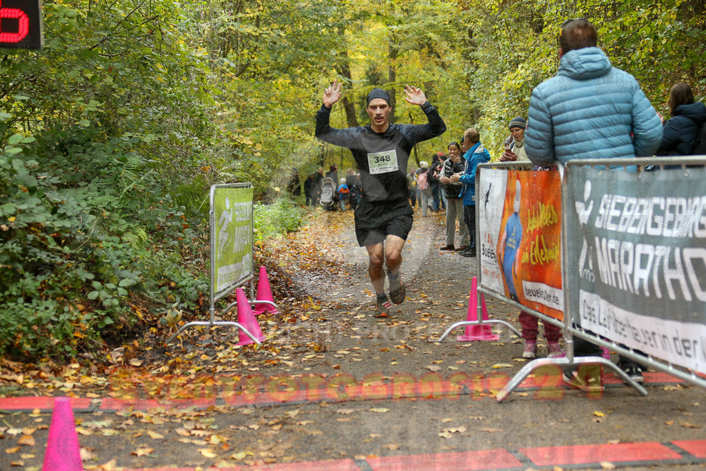 251026_1210_EX1_9957 | Sportfotografie im Rhein-Sieg Kreis, Köln, Bonn, NRW, Rheinland Pfalz, Hessen, etc. Unser Tätigkeitsfeld umfasst den Laufsport vom Volkslauf über den Marathon, Duathlon, Triathon bis zum Ultralauf wie Kölnpfad Ultra oder Schindertrail.