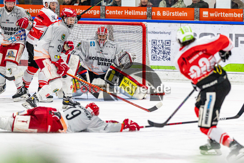 Halbfinale Spiel 3 TSV Peißenberg Miners vs TEV Miesbach | Eishockey Bayernliga Playoffs 2023/2024, Halbfinale Spiel 3 TSV Peißenberg Miners vs TEV Miesbach, 20240315,
Torchance Sinan ONDÖRTOGLU (Miners 22),
2024-03-15 in Peißenberg (Eisstadion)
31 Philip LEHR (TEV Goalie 31), 22 Sinan ONDÖRTOGLU (Miners 22), 90 Alexander KIRSCH (TEV 90)
Copyright: WolfgangxLindner foto-lindner.de