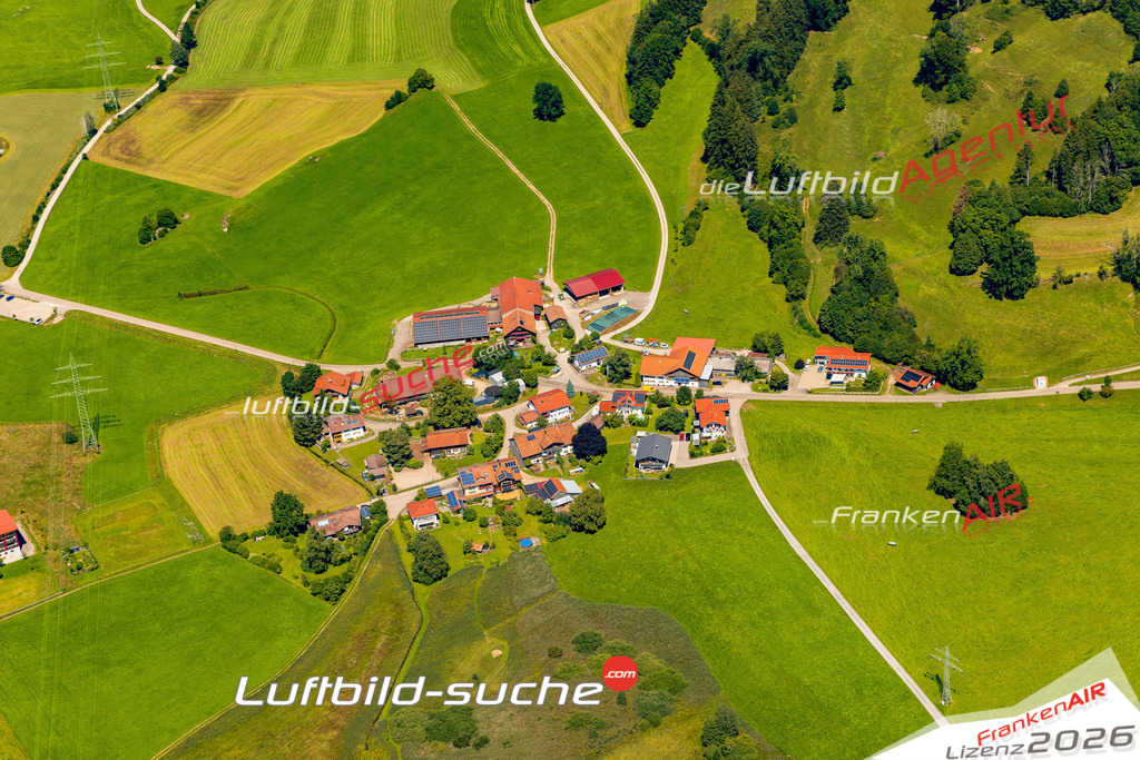 Klassische Luftaufnahme ohne Drohne zeigt:Weiher bei Rettenberg - Die Luftbildaufnahme wurde 2025 vom UL-Flugzeug heraus erstellt ( keine Drohne ) - Hochauflösende Luftaufnahme -Nicht vergleichbar mit Google Maps oder Satelittenbilder- Die Geschenkidee !Mit Lizenz und Bildrechte bestellbar