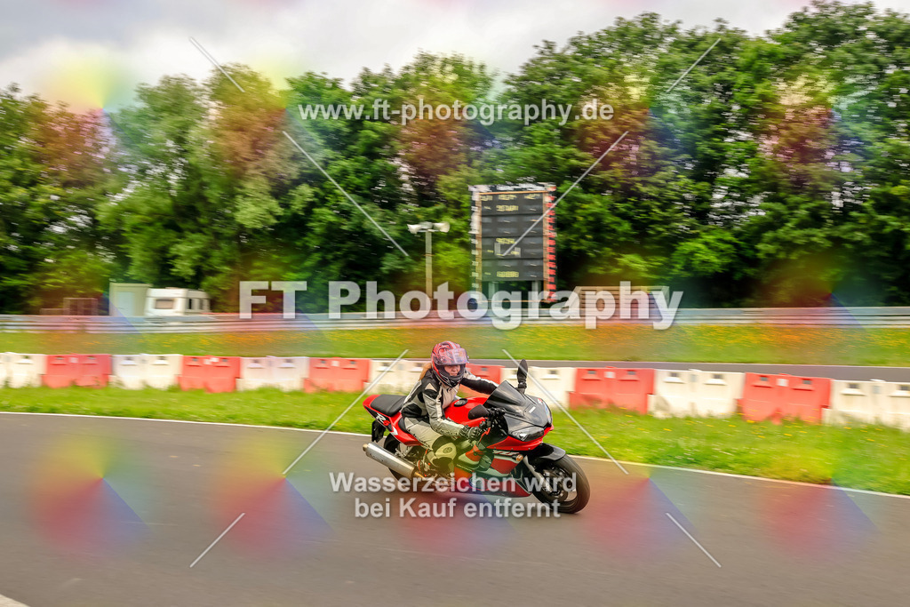 VBK-7263 | Hier findet Ihr Bilder von Touristenfahrten auf der Nürburgring Nordschleife oder von anderen Veranstaltungen die ich besucht habe. Viel Spass beim Durch Schauen 