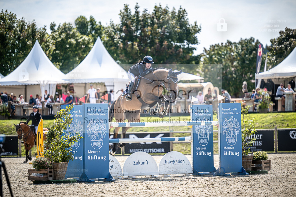 DOS_5998 | Entdecke hochwertige Reitturnierfotos von Foto Oger. Professionell, emotional und authentisch – jetzt Lieblingsmomente im Shop bestellen. - Realisiert mit Pictrs.com