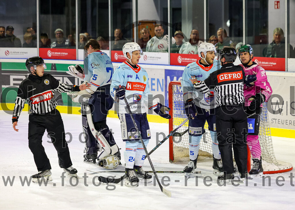 2025-10-05_164_TSV_Erding_gegen_Heilbronner_Falken | Erding, Deutschland, 05.10.2025:Eishockey, Oberliga Süd 2025 / 2026, 6. Spieltag, TSV Erding gegen Heilbronner Falken, Endergebnis: 3:1Torwart Franz Jokinen (Heilbronner Falken, #75), Corey Mapes (Heilbronner Falken, #24), Jeroen Plauschin (Heilbronner Falken, #5), Louis Trattner (Erding Gladiators, #7)Foto: Christian Riedel / fotografie-riedel.net