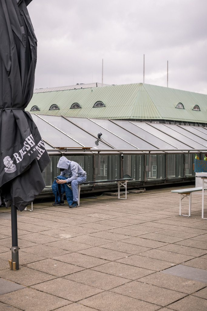 Dach des Jupiter Hamburg 03 - URBANISTER | Durch die Stadt gehen, als wohnte man woanders. Fotografie, subjektiver Urbanismus und aktiver Müßiggang. - Realisiert mit Pictrs.com