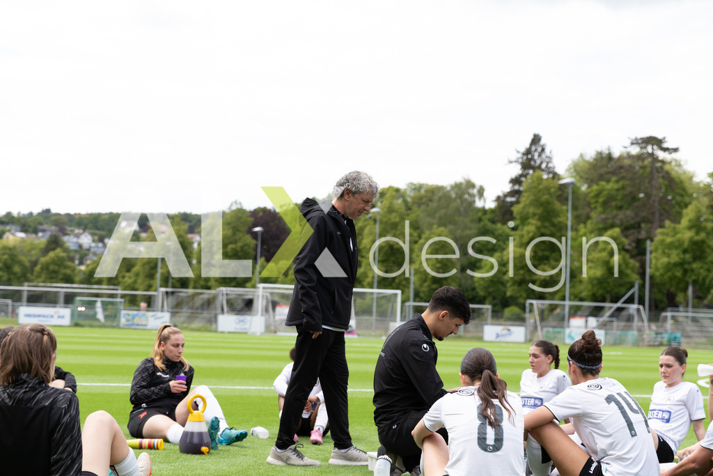 Fußball I Frauen I Saison 2025-2026 I Frauen 3. Liga | FVRZ Gruppe 2 | 18. Spieltag I Spielvereinigung Schaffhausen Damen 1 - Team Furttal Zürich I 17.05.2026 | Hochwertige Sportfotos kaufen & lizenzieren für Medien, Vereine, Agenturen & Sportler:innen. Entdecke professionelle Sportfotografie im Bildshop von Alexander Franzen. - Realisiert mit Pictrs.com
