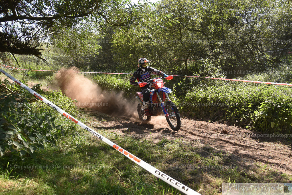 DSC_0254 | Sportfotografie , Motorsport, Motoross, Reitsport, Mointainbike, Enduro,
Landschaft , Outdoor, Eventfotografie, Landschaft, Bilder online bestellen - Realisiert mit Pictrs.com