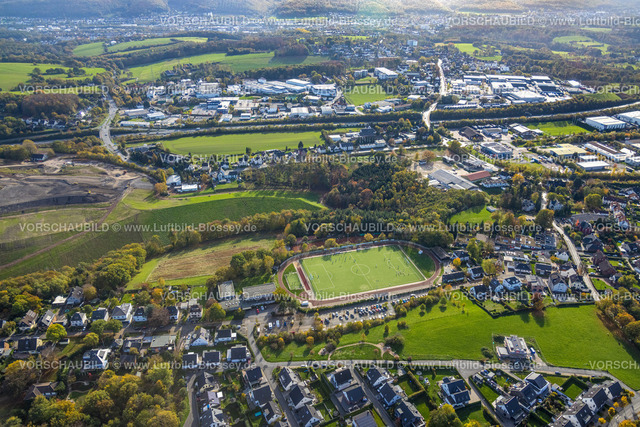Wetter221017337 | Luftbild, Sportplatz Köhlerwaldstraße, Fußballspieler, Blick nach Hagen, Grundschöttel, Wetter, Ruhrgebiet, Nordrhein-Westfalen, Deutschland