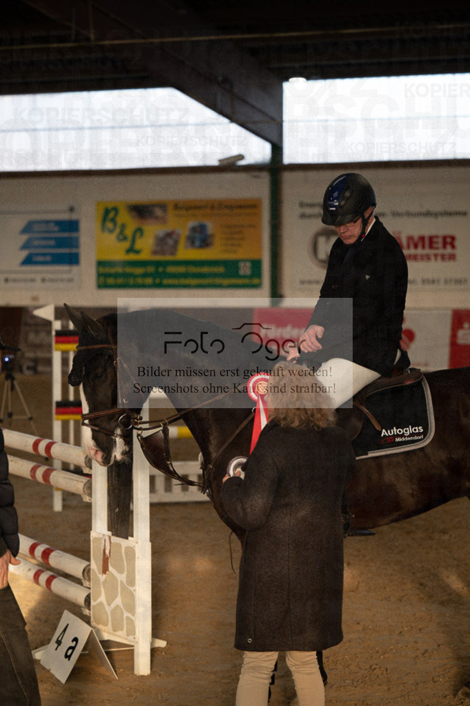Hallenreittunier Voxtrup 2023 | Entdecke hochwertige Reitturnierfotos von Foto Oger. Professionell, emotional und authentisch – jetzt Lieblingsmomente im Shop bestellen.Deutschlandweite Turnierfotografie. - Realisiert mit Pictrs.com