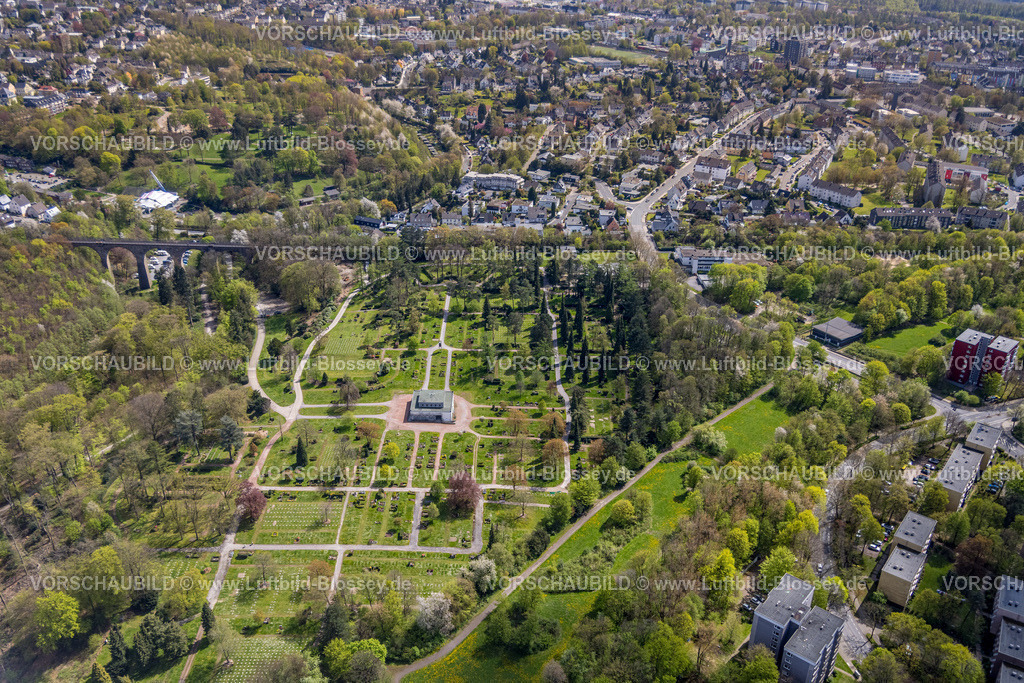 Velbert230407477 | Luftbild, Waldfriedhof, Eulenbachbrücke "Saubrücke", Radbrücke, Velbert, Ruhrgebiet, Nordrhein-Westfalen, Deutschland