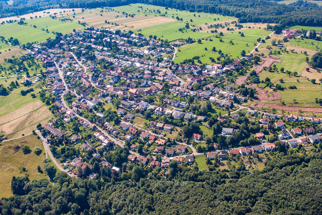 Luftbild: Ortsansicht von Osten im Ortsteil Burbach in Marxzell im Bundesland Baden-Württemberg in Deutschland. Foto: IMG_42318.jpg vom 27.06.2011 durch Werner Riehm/FLY-FOTO.de
