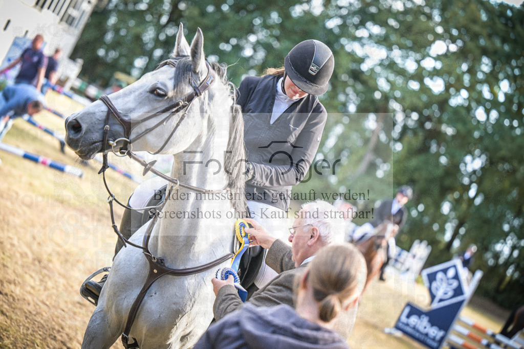 DOS_0007 | Entdecke hochwertige Reitturnierfotos von Foto Oger. Professionell, emotional und authentisch – jetzt Lieblingsmomente im Shop bestellen.Deutschlandweite Turnierfotografie. - Realisiert mit Pictrs.com