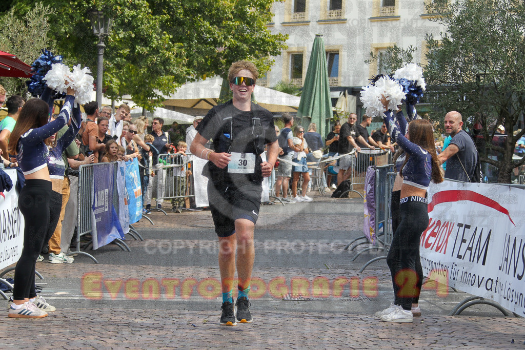 250824_1251_EV4_9579 | Sportfotografie im Rhein-Sieg Kreis, Köln, Bonn, NRW, Rheinland Pfalz, Hessen, etc. Unser Tätigkeitsfeld umfasst den Laufsport vom Volkslauf über den Marathon, Duathlon, Triathon bis zum Ultralauf wie Kölnpfad Ultra oder Schindertrail.