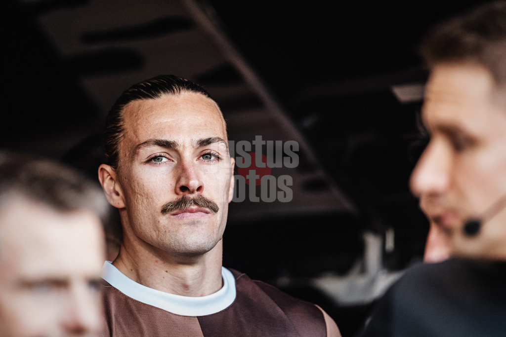 Fußball | Männer | Saison 2024/2025  | Fußball-Bundesliga | 8. Spieltag | FC St. Pauli vs. VfL Wolfsburg | 26.10.2024 | Jackson Irvine (#7, FC St. Pauli)