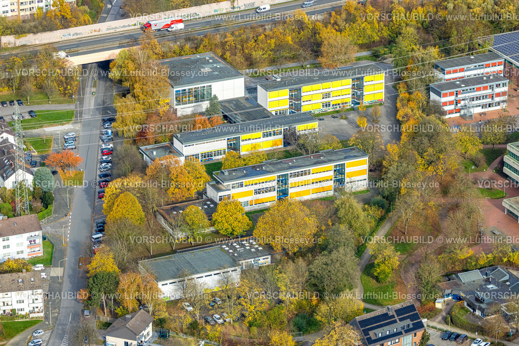Hagen251101675 | Luftbild, Realschule Hohenlimburg, herbstliche Bäume, Hohenlimburg, Hagen, Ruhrgebiet, Nordrhein-Westfalen, Deutschland