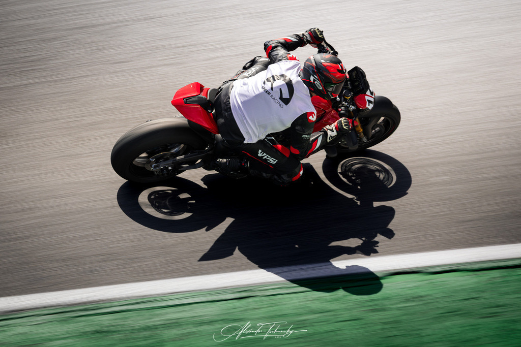 Ducati Trackday Hockenheimring 2026 | Entdecken Sie die faszinierende Welt von Alexander Tschuncky Arts: Kreative Fotografie, atemberaubende Automobilkunst und hochwertiger Bilderdruck. Lassen Sie sich inspirieren! - Realisiert mit Pictrs.com