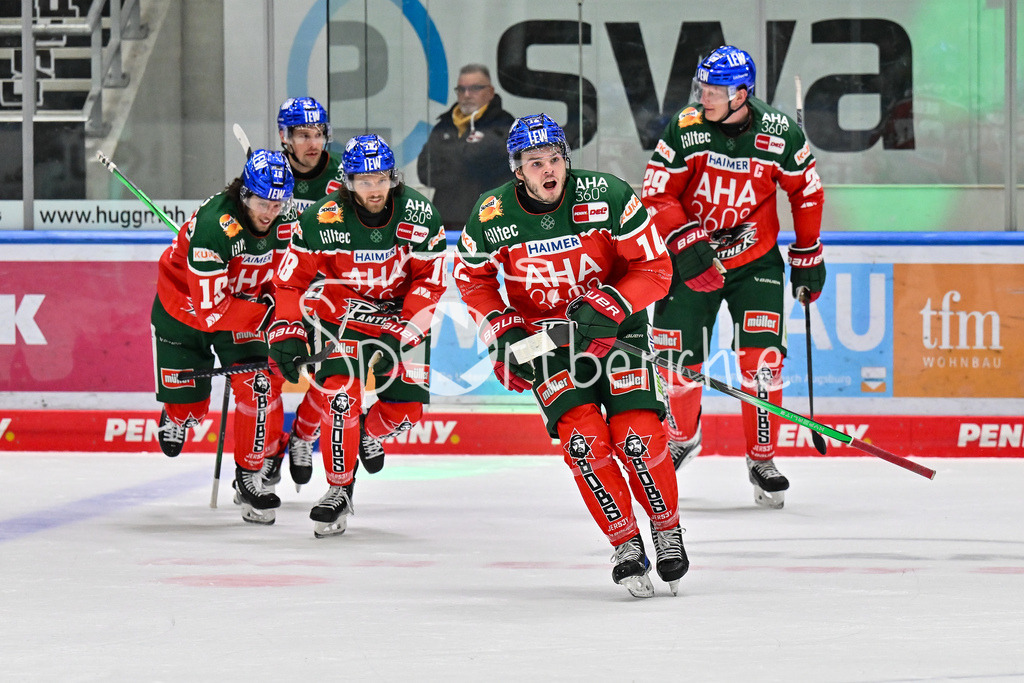 Augsburger Panther - Kölner Haie | Jubel der Hausherren nach dem Ausgleich zum 6-6 durch D. J. BUSDEKER (Augsburger Panther #14) / Freude / Happy / Tor / Torschuetze / DEL: Augsburger Panther - Kölner Haie, Curt Frenzel Stadion am 29.09.2024
