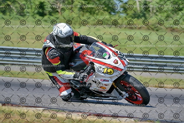 25bt04-0550 | markuskiefer.com - Realisiert mit Pictrs.com