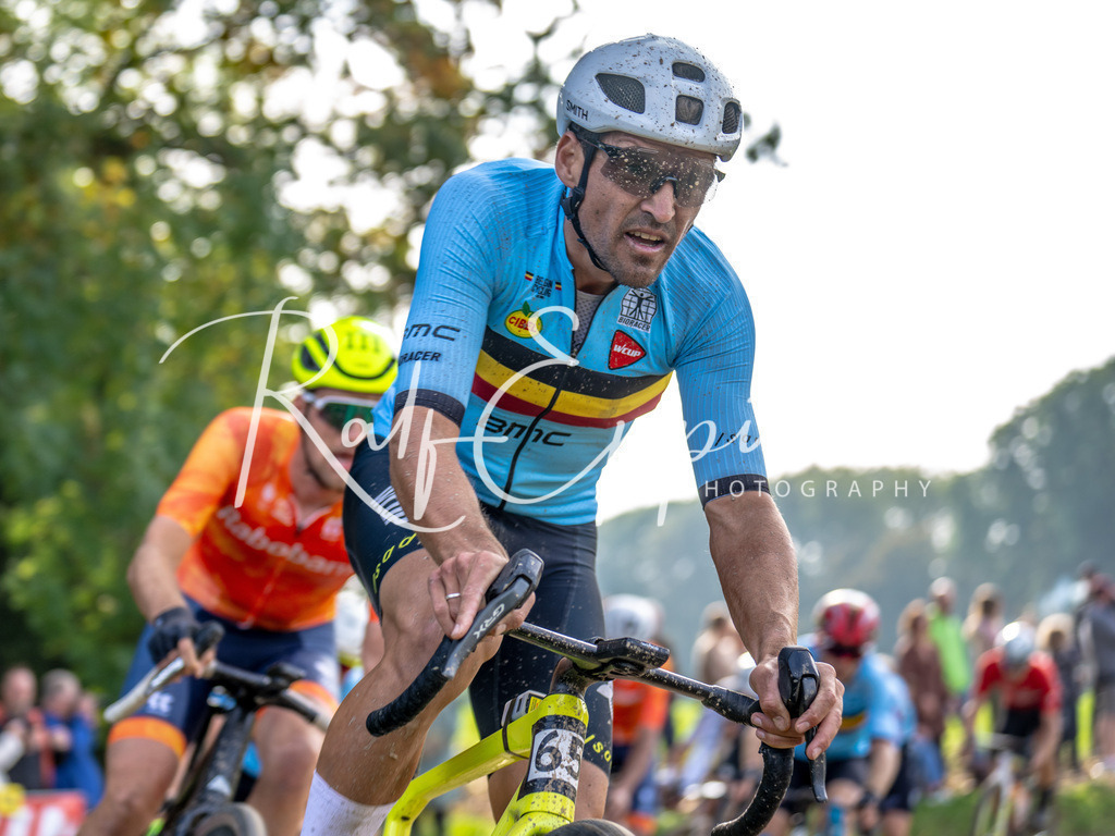 20251012_DSC02195 | Sportfotografie, Eventfotografie, Porträtfotografie, Radsport Fotograf, Triathlon Fotograf, Düsseldorf Fotograf, Köln Fotograf, Actionfotografie, Teamfotografie, Peoplefotografie, Business Portraits, Veranstaltungsfotografie, Reportagefotografie - Realisiert mit Pictrs.com