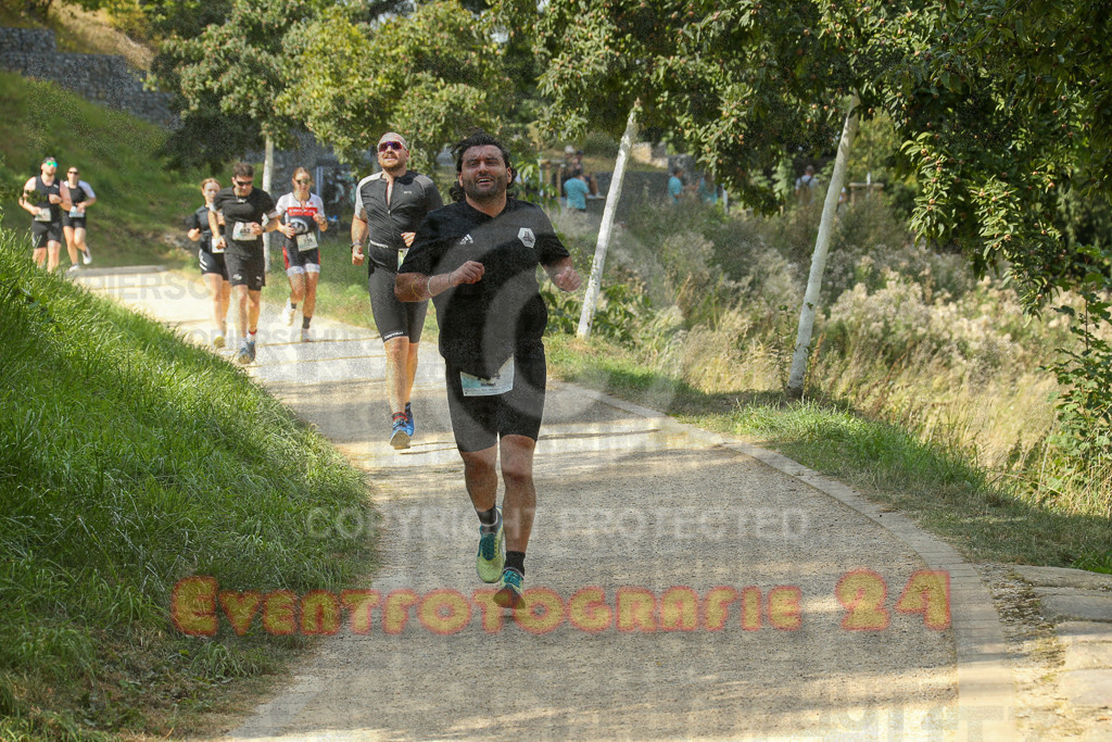 250824_1451_EX1_7828 | Sportfotografie im Rhein-Sieg Kreis, Köln, Bonn, NRW, Rheinland Pfalz, Hessen, etc. Unser Tätigkeitsfeld umfasst den Laufsport vom Volkslauf über den Marathon, Duathlon, Triathon bis zum Ultralauf wie Kölnpfad Ultra oder Schindertrail.