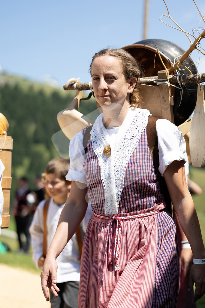 Rigi2025_2109 | Die Schwinger des Schwyzer Kantonalen Schwingerverbandes: Fotos, die Dynamik und Leidenschaft festhalten, sowie emotionale Momente aus dem traditionellen Schwingsport zeigen. - Realisiert mit Pictrs.com