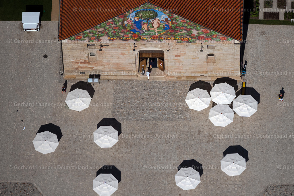 4046089 | ERFURT 14.06.2021 Tische und Sitzbänke der Freiluft- Gaststätten am Petersberg im Egapark anläßlich der BUGA Bundesgartenschau im Ortsteil Altstadt in Erfurt im Bundesland Thüringen, Deutschland. Weiterführende Informationen bei: Bundesgartenschau Erfurt 2021 gemeinnützige GmbH,  Landeshauptstadt Erfurt,  geskes.hack Landschaftsarchitekten GmbH. // Tables and benches in the open-air restaurants on the Petersberg in the Egapark on the occasion of the BUGA Federal Garden Show in the district Altstadt in Erfurt in the state Thuringia, Germany. Further information at: Bundesgartenschau Erfurt 2021 gemeinnuetzige GmbH,  Landeshauptstadt Erfurt,  geskes.hack Landschaftsarchitekten GmbH. Foto: Gerhard Launer