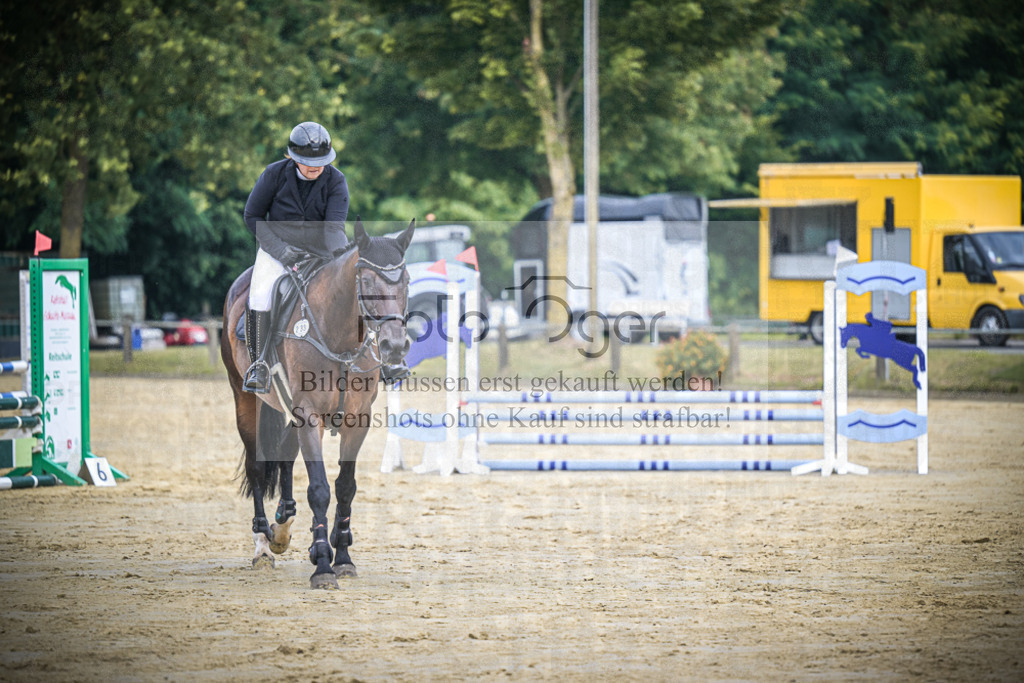 DOS_9767 | Entdecke hochwertige Reitturnierfotos von Foto Oger. Professionell, emotional und authentisch – jetzt Lieblingsmomente im Shop bestellen.Deutschlandweite Turnierfotografie. - Realisiert mit Pictrs.com