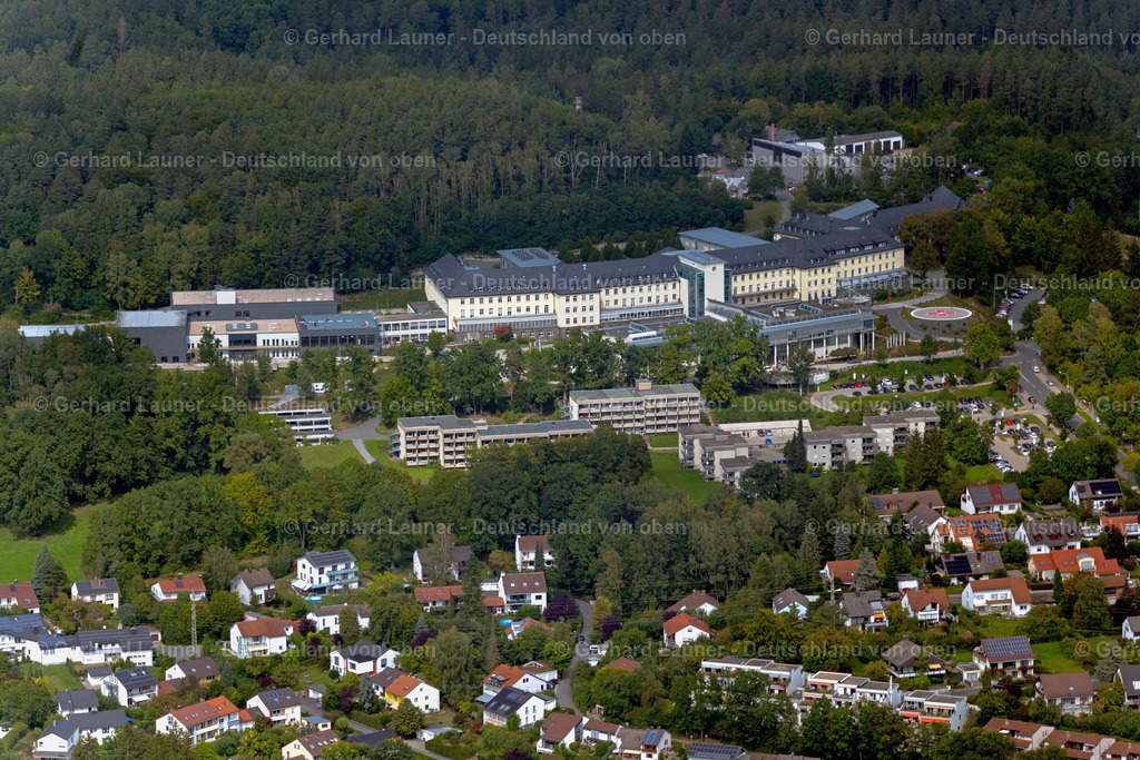 4060260 | BAYREUTH 07.09.2021 Klinikgelände des Krankenhauses " Klinik Hohe Warte " im Ortsteil Schießhaus in Bayreuth im Bundesland Bayern, Deutschland. // Hospital grounds of the Clinic " Klinik Hohe Warte " in the district Schiesshaus in Bayreuth in the state Bavaria, Germany. Foto: Gerhard Launer