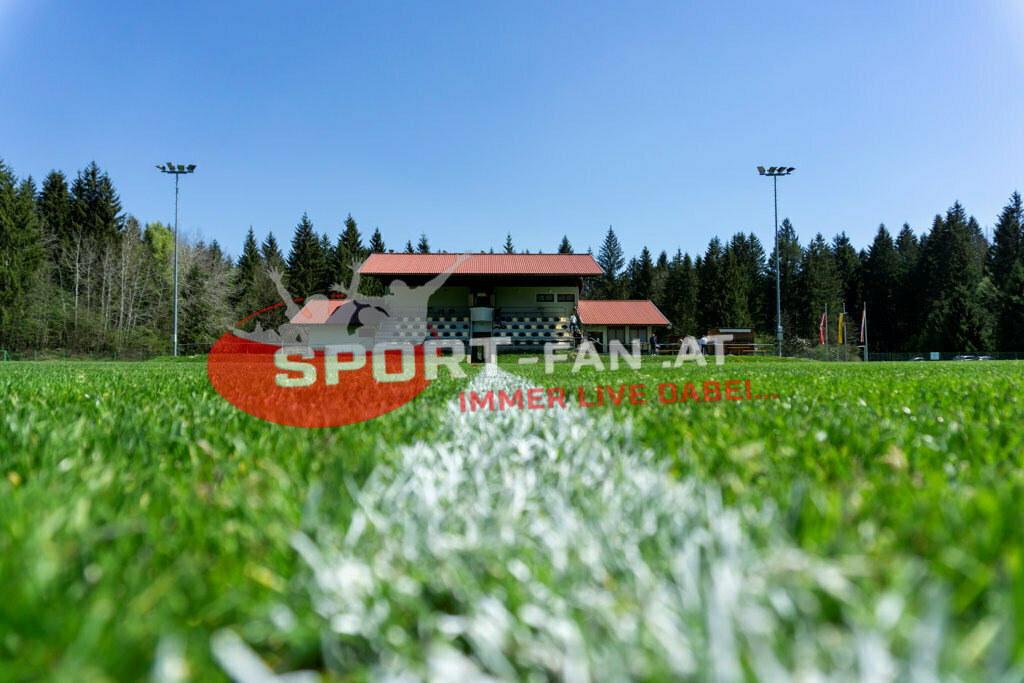 Portugal  U15 -Czech Republic U15 | Tribüne ; Portugal  U15 -Czech Republic U15 am 29.04.2022 in Arnoldstein
(Sportplatz), AUSTRIA, (Photo by Ernst Krawagner sport-fan.at) - Realisiert mit Pictrs.com