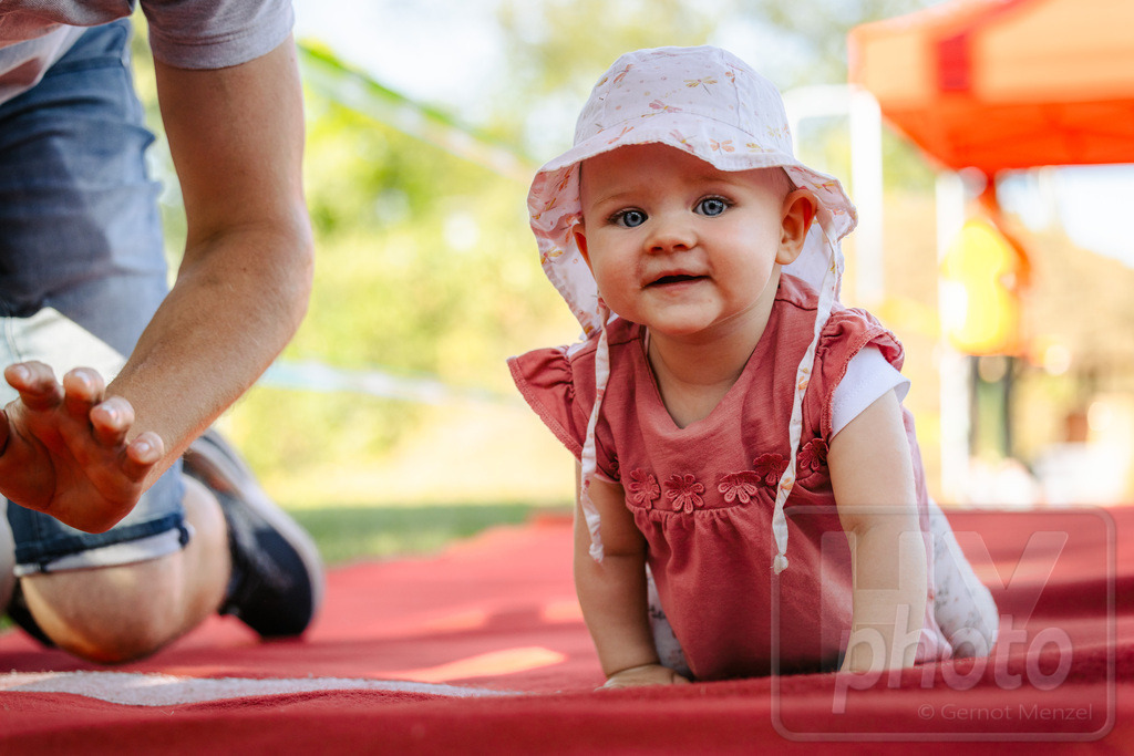 16. Hoywoj-CityLauf im Sportforum Hoyerswerda - 16.09.2023 | 10m VdK-Windel-Flitzer - Realisiert mit Pictrs.com