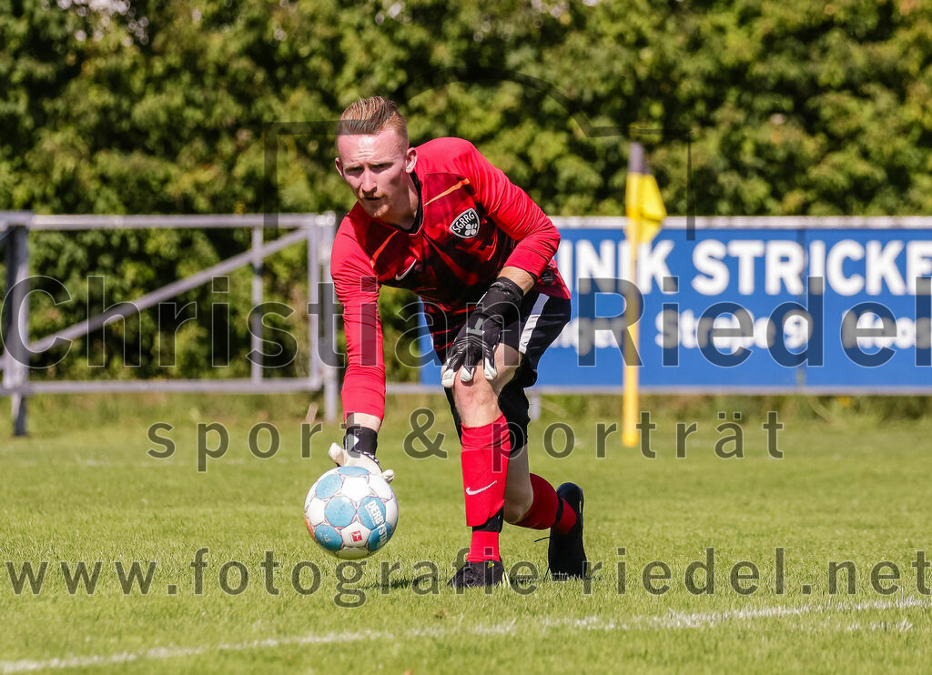 2023-08-19_094_FC_Moosinning_gegen_SV_Reichertsheim | Moosinning, Deutschland, 19.08.2023:
Fußball, Bezirksliga Oberbayern Ost 2023 / 2024, 5. Spieltag, FC Moosinning gegen SV Reichertsheim, Endergebnis: 0:4

Torwart Alexander Kuile (TuS Raubling, #22)

Foto: Christian Riedel / fotografie-riedel.net