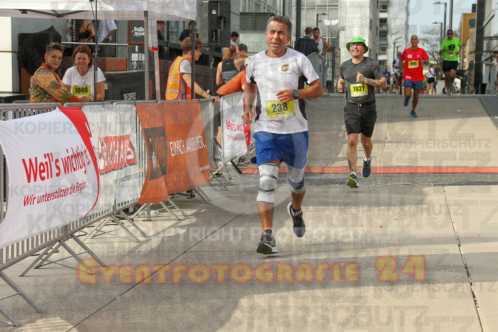 250920_1525_EX1_9377 | Sportfotografie im Rhein-Sieg Kreis, Köln, Bonn, NRW, Rheinland Pfalz, Hessen, etc. Unser Tätigkeitsfeld umfasst den Laufsport vom Volkslauf über den Marathon, Duathlon, Triathon bis zum Ultralauf wie Kölnpfad Ultra oder Schindertrail.