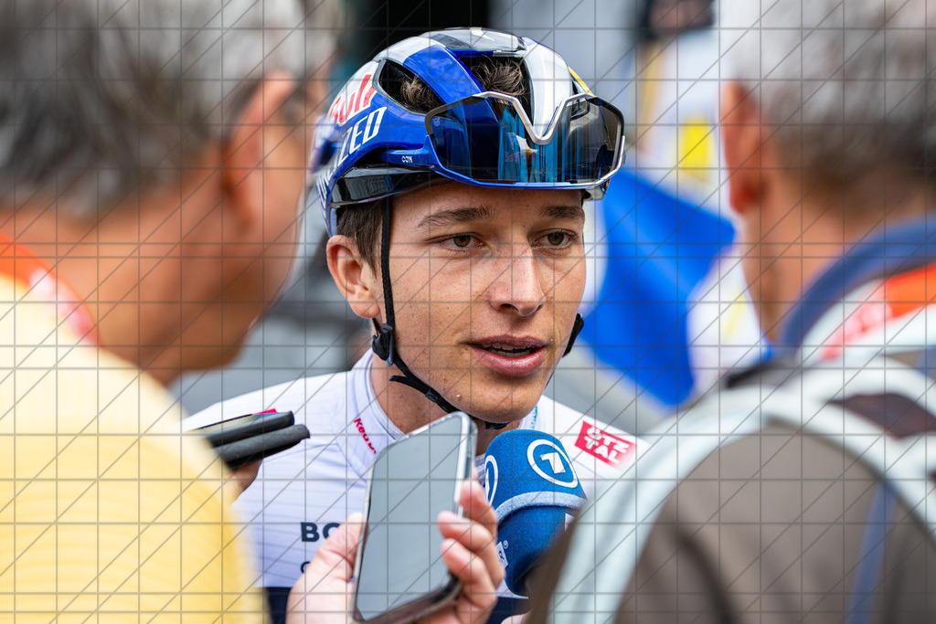 DeutschlandTour 2025 | Etappe 3 - Arnsberg (Start) | LIPOWITZ Florian (Red Bull-Bora-Hansgrohe)//  23.08.25: DeutschlandTour 2025 | Etappe 3 - Arnsberg (Start) / Arnsberg / Deutschland  //   CREDIT:www.bullenfotos.de, Martin König, Hörner Weg 40, D-49078 Osnabrück, +4917663732967 // Nutzung und Weitergabe nur zu den vereinbarten Zwecken. Presseanfragen an Ersteller. Alle Rechte beim Ersteller. Honorierung nach MFM. - Realisiert mit Pictrs.com