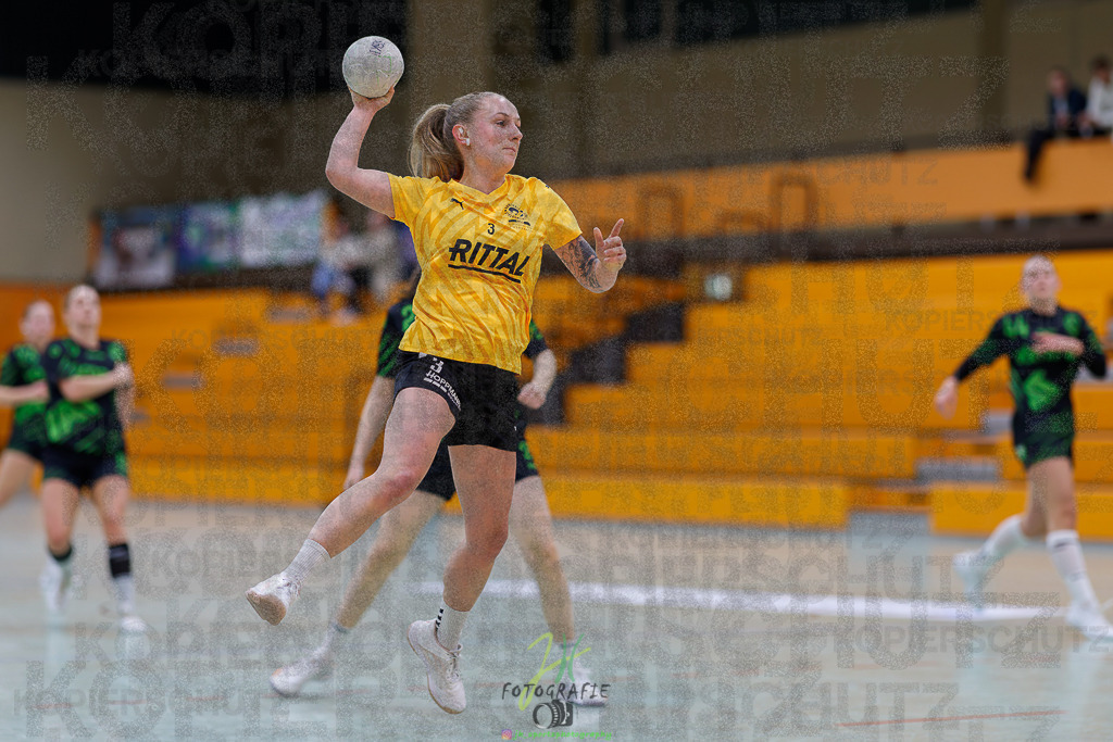 Frauen Oberliga Mitte (HHV); HSG Kleenheim/Langgöns II - HSG Eibelshausen/Ewersbach | Frauen Oberliga Mitte (HHV); HSG Kleenheim/Langgöns II - HSG Eibelshausen/Ewersbach am 01.11.2025 in Oberkleen (Weidig-Halle)Photo © 2025 - Jörg Heinrich - Realisiert mit Pictrs.com