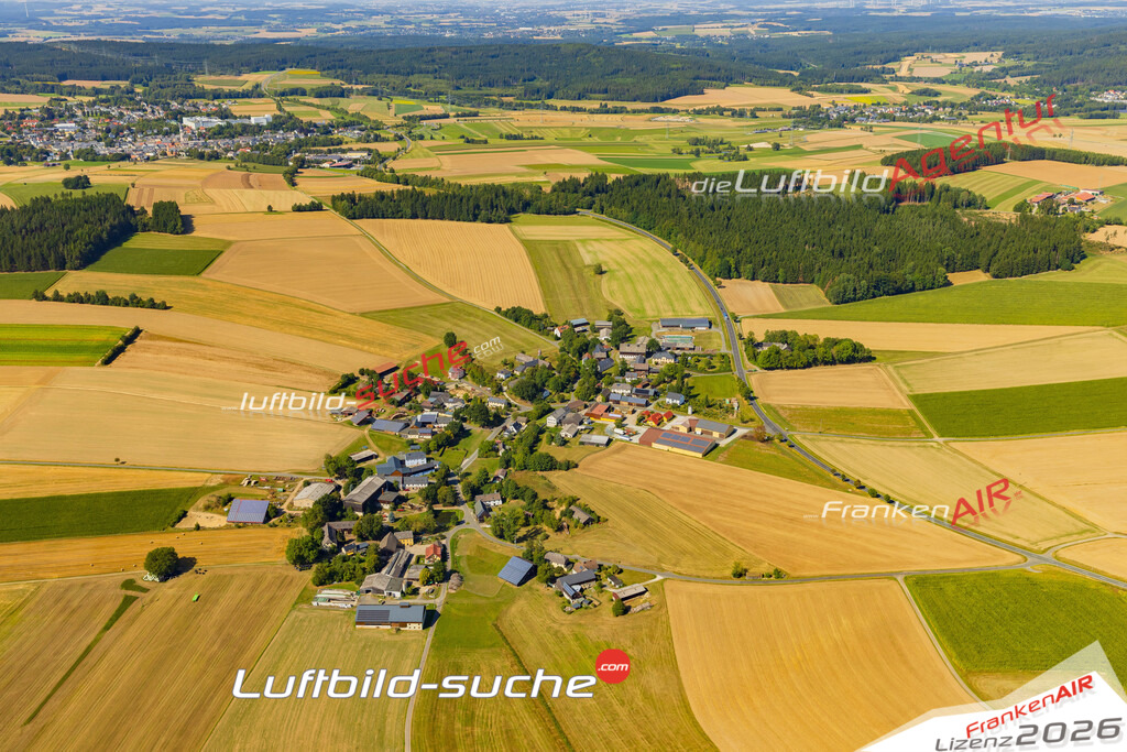 Klassische Luftaufnahme ohne Drohne zeigt:Raumetengrün bei Kirchenlamitz - Die Luftbildaufnahme wurde 2025 vom UL-Flugzeug heraus erstellt ( keine Drohne ) - Hochauflösende Luftaufnahme -Nicht vergleichbar mit Google Maps oder Satelittenbilder- Die Geschenkidee !Mit Lizenz und Bildrechte bestellbar