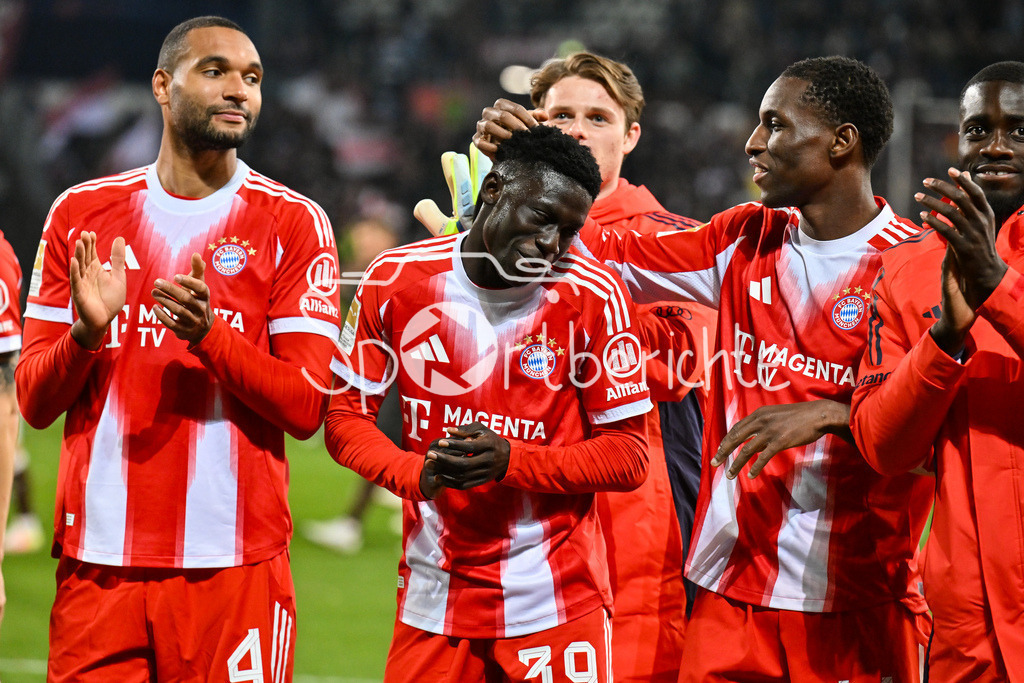 FC St. Pauli - FC Bayern München | ST. PAULI, DEUTSCHLAND - 11. APRIL: die Spieler der Bayern feiern zusammen mit Fans den Auswärssieg in Hamburg nach dem Bundesligamatch zwischen dem FC St. Pauli und dem FC Bayern München am 29. Spieltag im Millerntor Stadion / DFL REGULATIONS PROHIBIT ANY USE OF PHOTOGRAPHS AS IMAGE SEQUENCES AND/OR QUASI-VIDEO / Bara NDIAYE (FC Bayer Munich 39) / Nicolas JACKSON (FC Bayern Munich 11)
