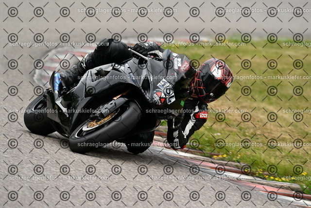 25bt02-1116 | markuskiefer.com - Realisiert mit Pictrs.com