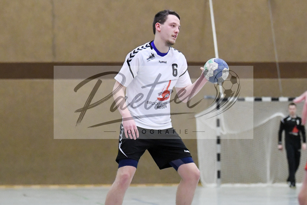 20200125_TEURWD_0031 | Handball, Herren:   beim Spiel der Landesklasse Süd zwischen SG Teuto Handball vs. RW Damme am 25.01.2020 in der Sporthalle-Gellenbeck in Hagen a.T.W., Deutschland.(Foto von Nico Paetzel) - Realisiert mit Pictrs.com