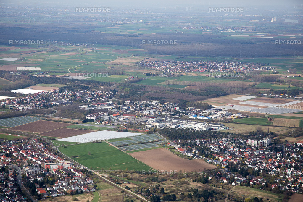 Ortsansicht | Luftbild: Ortsansicht im Ortsteil Jugenheim an der Bergstrasse in Seeheim-Jugenheim im Bundesland Hessen in Deutschland. Foto: IMG_077203.jpg vom 12.04.2015 durch Werner Riehm/FLY-FOTO.de - Realisiert mit Pictrs.com
