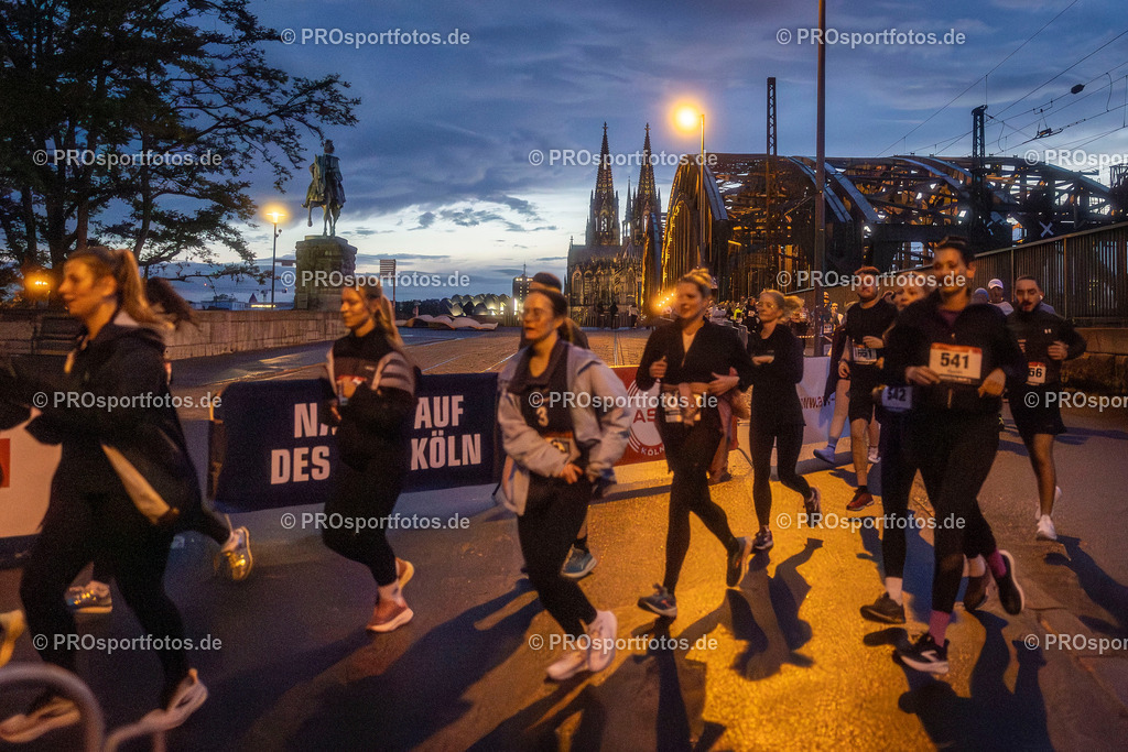 23. ASV Nachtlauf; Koeln, 13.05.26 | Impressionen vom 23. ASV Nachtlauf am 13.05.26 am Tanzbrunnen in Koeln. Foto: BEAUTIFUL SPORTS/Leah Kohring