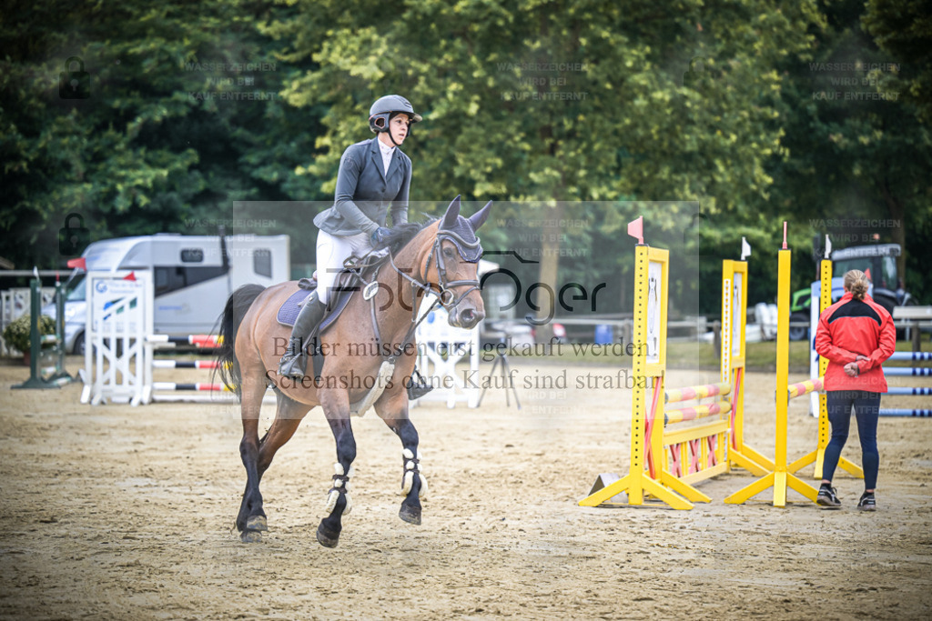 DOS_1557 | Entdecke hochwertige Reitturnierfotos von Foto Oger. Professionell, emotional und authentisch – jetzt Lieblingsmomente im Shop bestellen. - Realisiert mit Pictrs.com