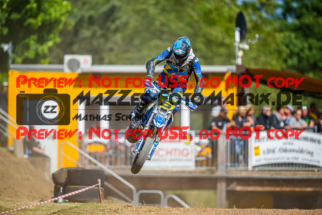 MaZZes_FotoMatrix_220529_0128 | Fotograf Mathias Schmid
Sportfotograf,
Eventfotograf,
Hochzeitsfotograf,
Portraitfotograf