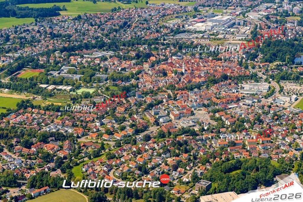 Luftaufnahme von  Wangen im Allgäu - Die Luftaufnahme wurde 2025 vom UL-Flugzeug heraus erstellt ( keine Drohne ) - Hochauflösende Luftaufnahme - für professionelle Ausdrucke geeignet. Die Geschenkidee !Mit Lizenz und Bildrechte bestellbar