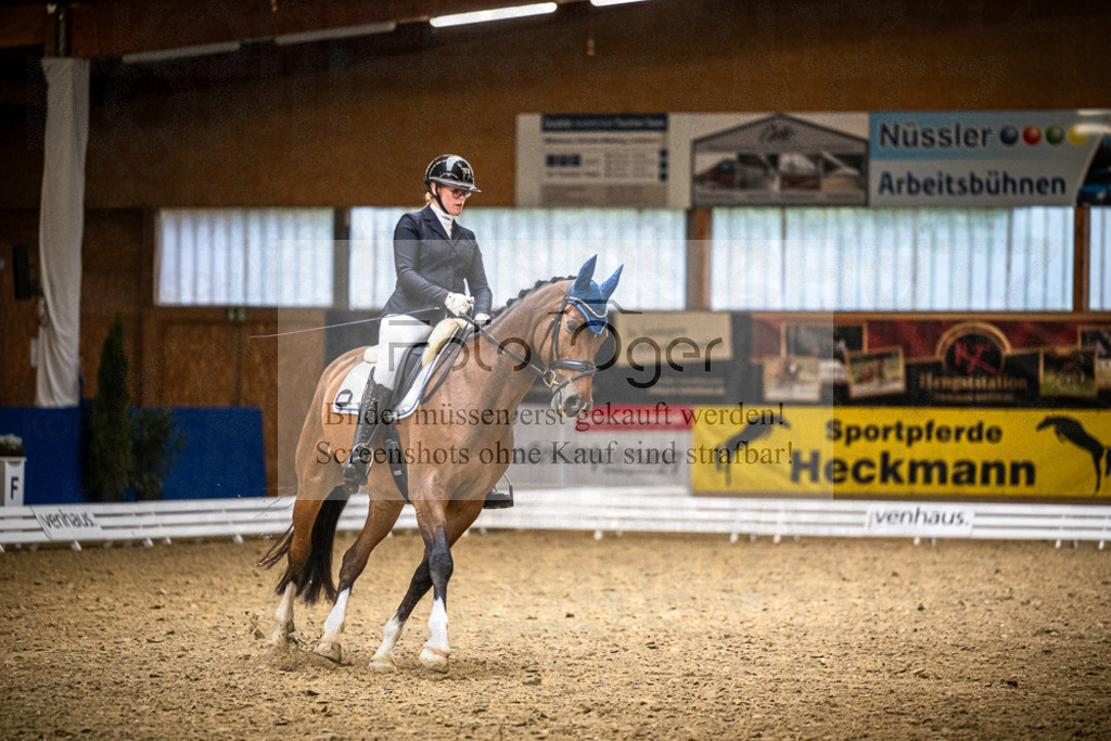 DOS_2334 | Entdecke hochwertige Reitturnierfotos von Foto Oger. Professionell, emotional und authentisch – jetzt Lieblingsmomente im Shop bestellen.Deutschlandweite Turnierfotografie. - Realisiert mit Pictrs.com